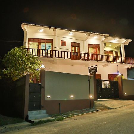 Four Season Guest House Tangalle Buitenkant foto