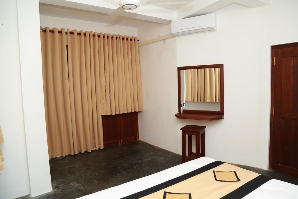 Four Season Guest House Tangalle Buitenkant foto