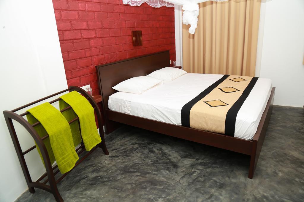 Four Season Guest House Tangalle Buitenkant foto