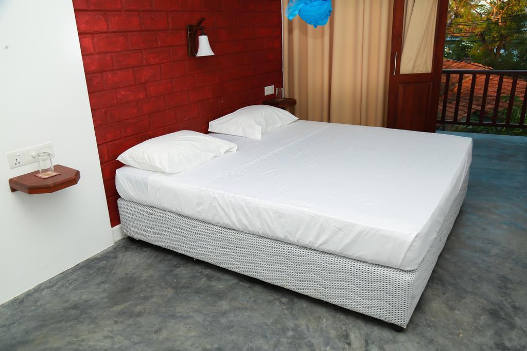 Four Season Guest House Tangalle Buitenkant foto